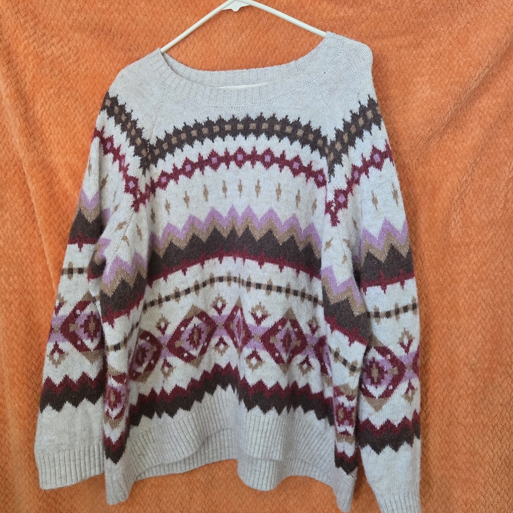 Old Navy Cream Crewneck Sweater